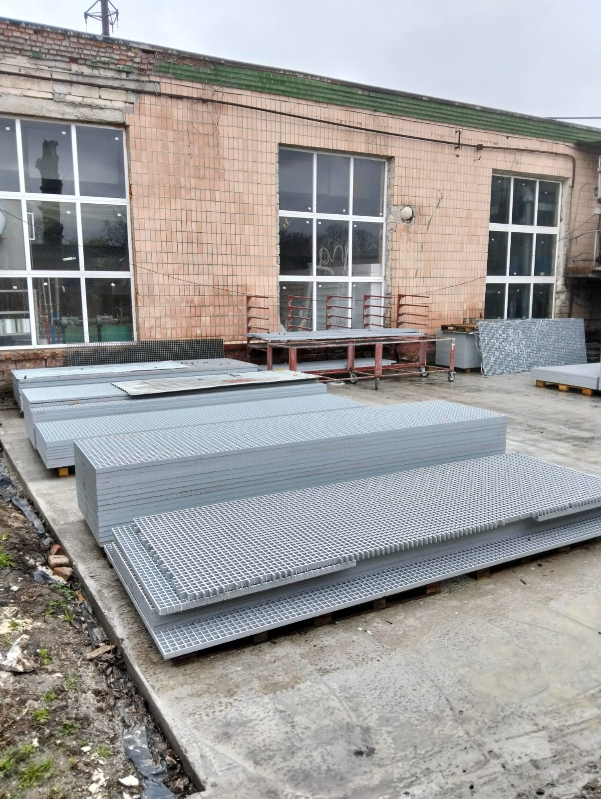 Splash-Zone Decking for Offshore Platform